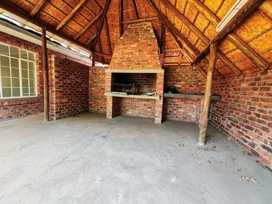 3 Bedroom Property for Sale in Kannoniers Park North West
